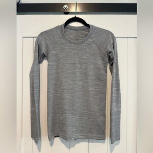 Lululemon Athletica Swiftly Tech Long Sleeve Shirt, Size 4, B&W